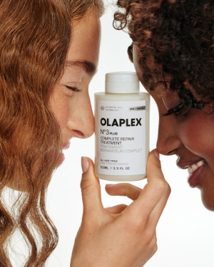צילום קמפיין מקורי של OLAPLEX — OLAPLEX · Model Campaign